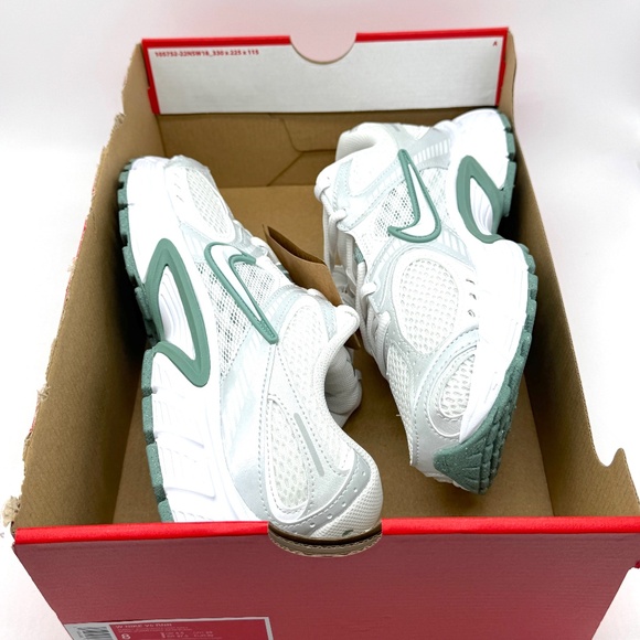 Nike Womens V5 RNR White Grey Cannon Shoes Sz 8 New Sneaker HQ7901-106 - Picture 9 of 11